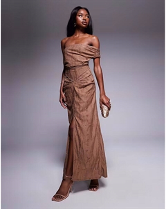 Платье миди с текстурированными потертостями и необработанными вставками шоколадного цвета Asos design