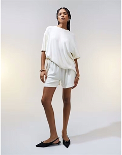 Короткие трикотажные шорты кремового цвета Asos design