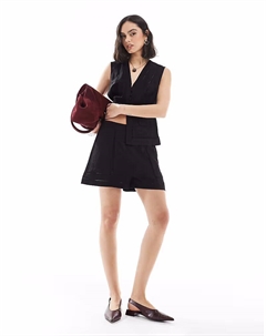 Шорты с кроем «лесенка» черного цвета Asos design