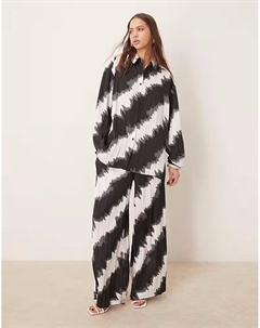 Широкие брюки с плиссировкой и монохромным принтом Asos design