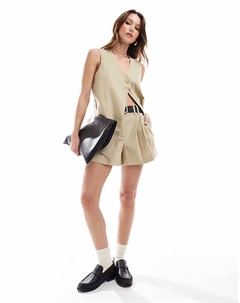 Короткие шорты со складками спереди бежевого цвета Vero moda