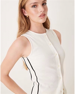 Топ Coord с круглым вырезом, застежкой на пуговицы и контрастной окантовкой кремового цвета Asos design