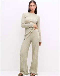 Широкие текстурированные брюки зеленого цвета Pull & bear