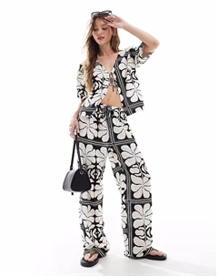 Пляжные брюки из льняной смеси с завязкой на талии, с черно-белым цветочным принтом 4th & reckless