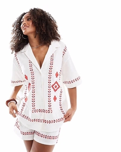 Вышитая рубашка красного и белого цветов Asos design