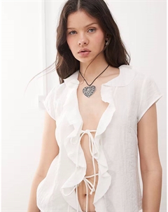 Блузка для будней с завязками-оборками спереди в кремово-белом цвете Weekday