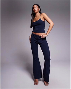 Брюки-клеш Leora из супермягкого трикотажа с завязками и заниженной талией, темно-синего цвета Tiger mist