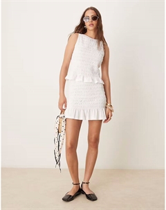 Мини-юбка Coord с присборенным подолом и оборкой белого цвета Asos design