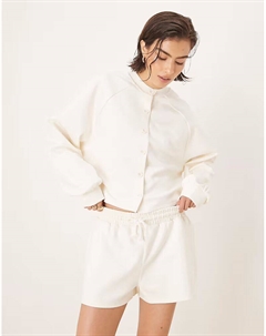 Короткие шорты из кофты-транслэка кремового цвета Asos design