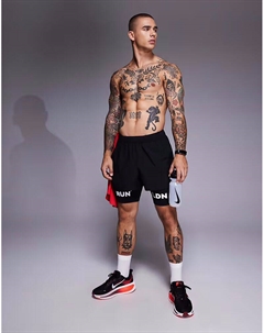 Быстросохнущие шорты для бега с карманом для телефона сзади, черного цвета 4505