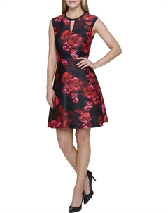 Женское платье с романтическим принтом, короткими рукавами и V-образным вырезом, Wine Multi Tommy hilfiger