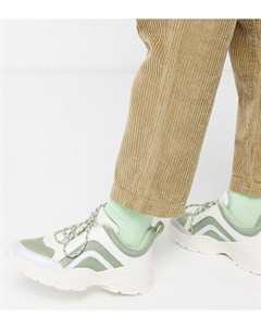 Зеленые кроссовки на массивной подошве Monki