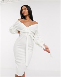 Белое платье футляр с открытыми плечами и рукавами клеш Femme luxe