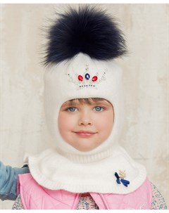 Шапка шлем для девочек белого цвета с короной Антуанетта Mialt