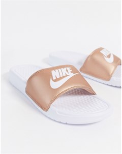 Белые шлепанцы с ремешками цвета розового золота Benassi Nike
