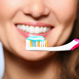 Еще раз о фторе: вредны ли зубные пасты с ним?