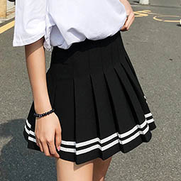 Модные школьные юбки для девочек: весна 2023 год